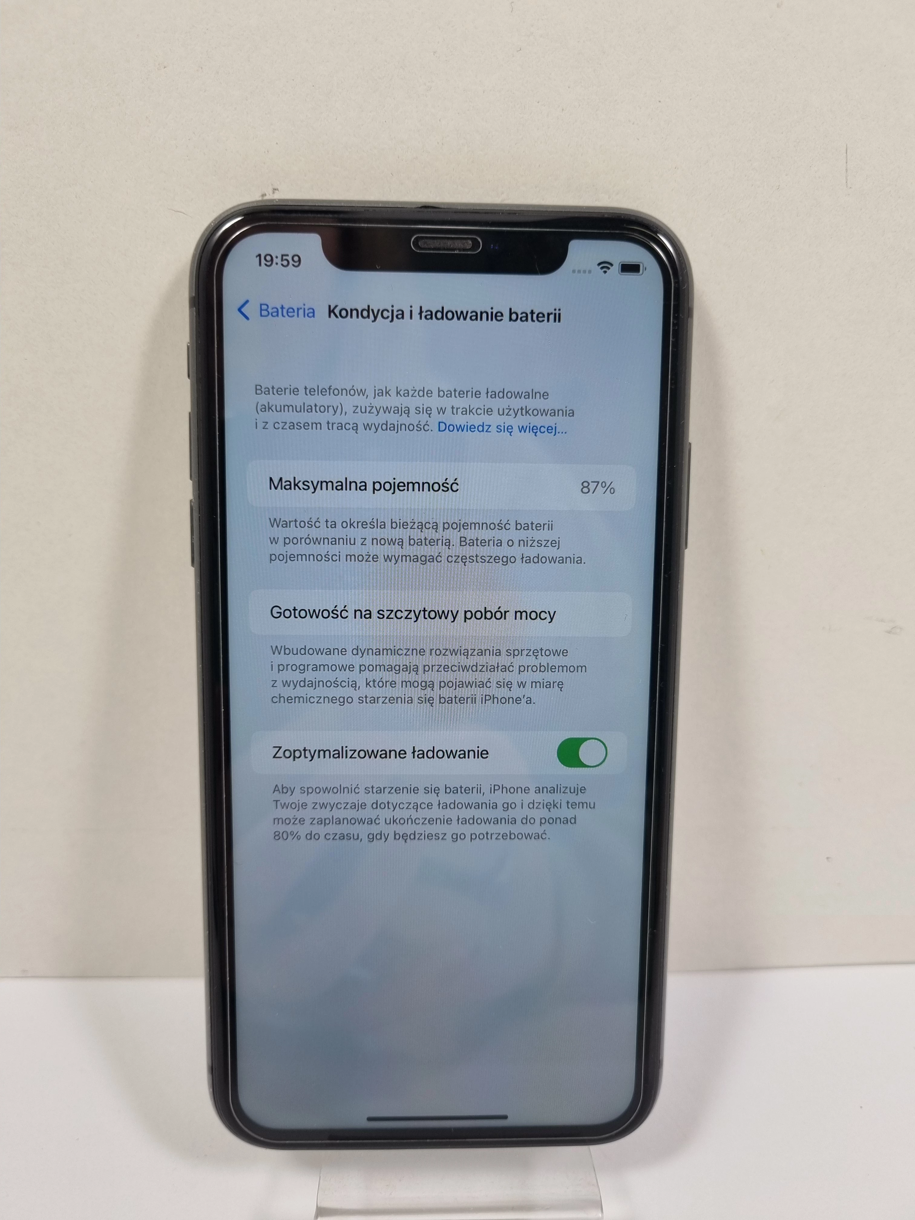 telefon-apple-iphone-11-4-gb-64-gb-4g-lte-czarny-87-etui-typ-202685-212929