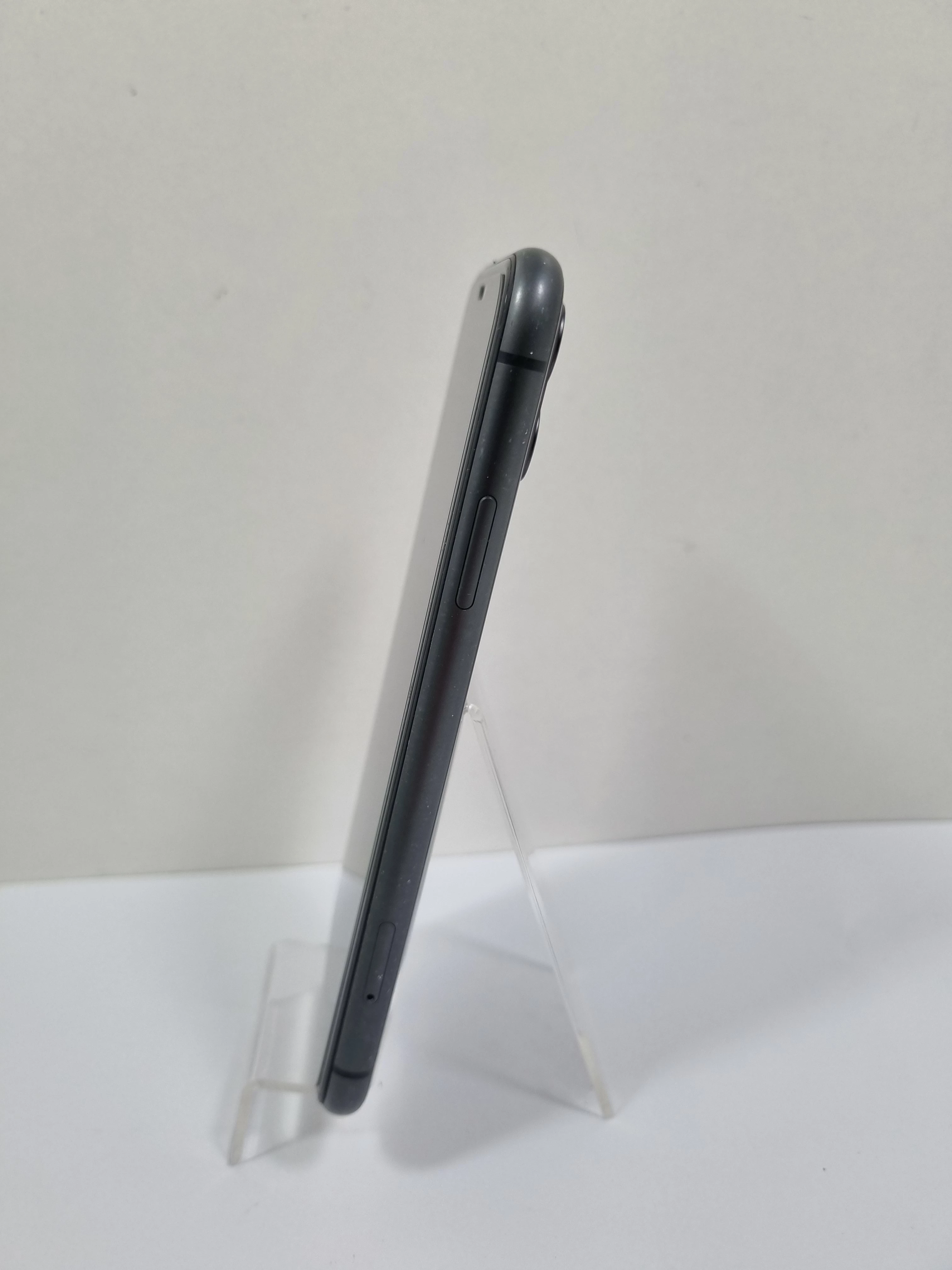 telefon-apple-iphone-11-4-gb-64-gb-4g-lte-czarny-87-etui-wbudowana-pamiec-202869-214185