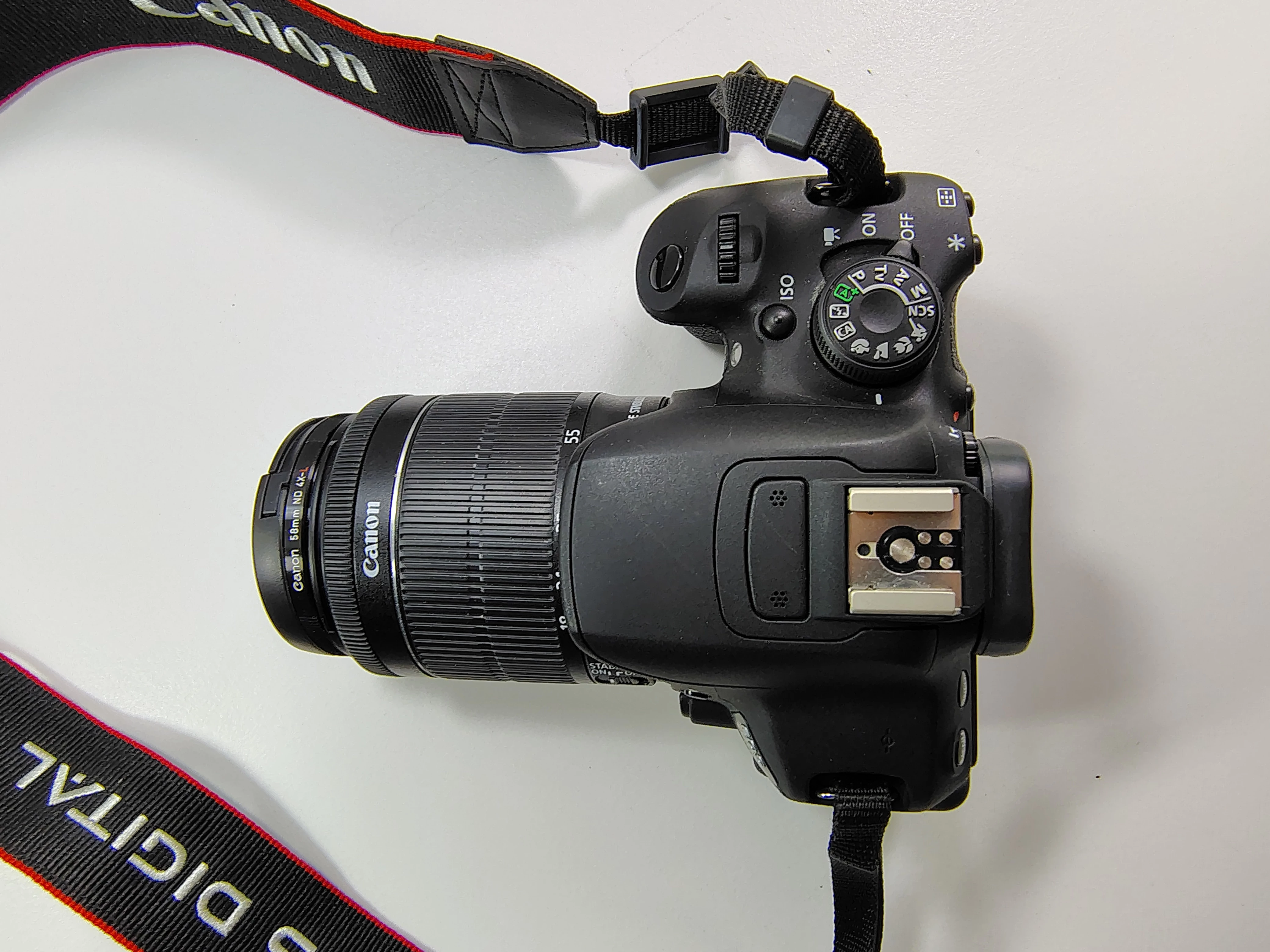 canon-eos-700d-obiektyw-efs-macro-18-55mm-ladowarka-szkielko-w-zestawie-814-2