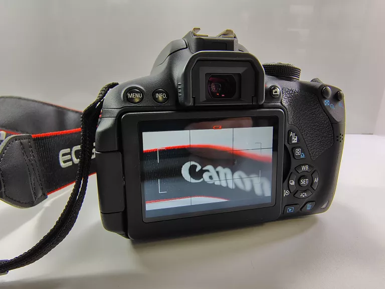 canon-eos-700d-obiektyw-efs-macro-18-55mm-ladowarka-szkielko-rozdzielczosc-1850