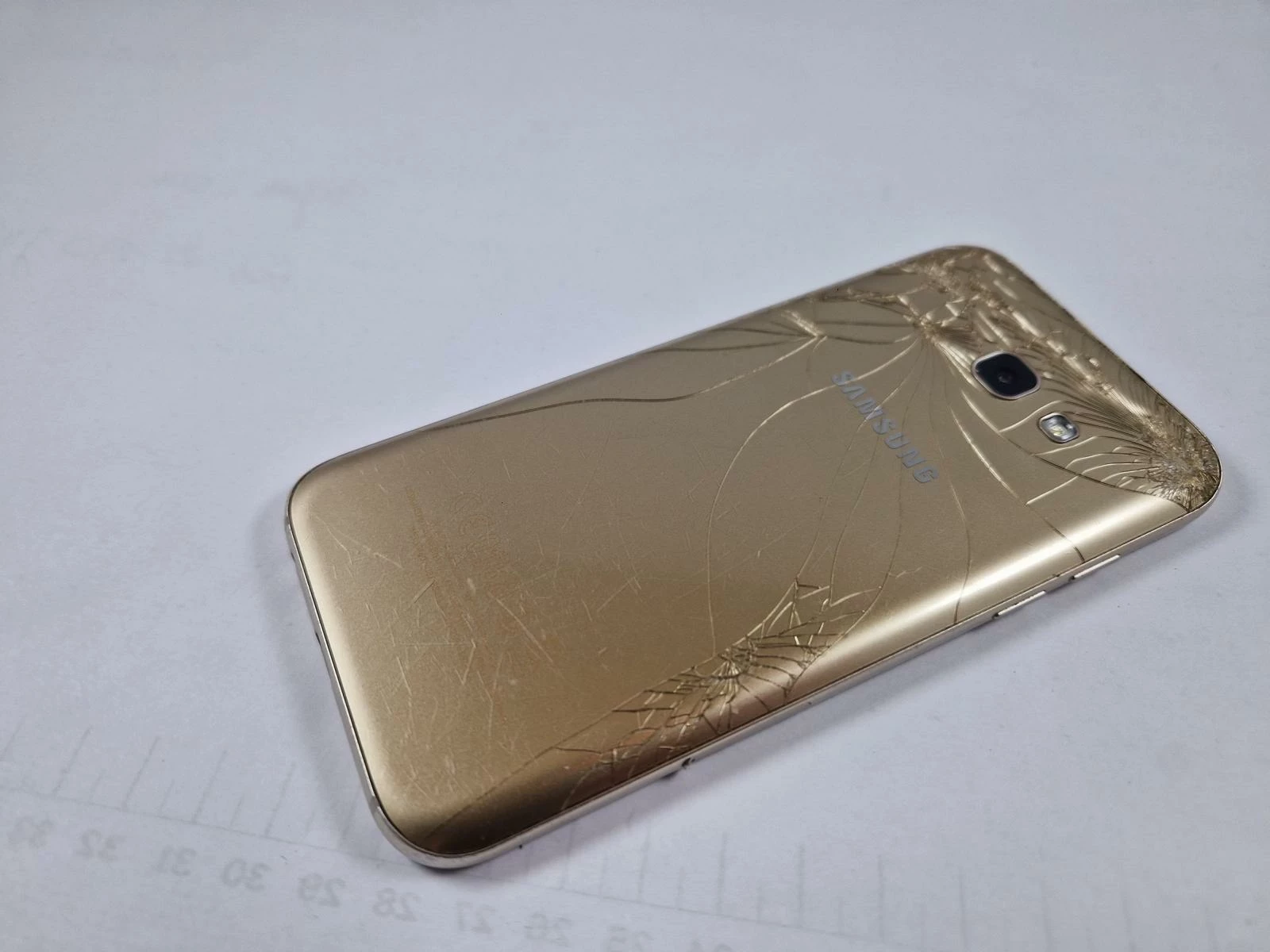 samsung-galaxy-a5-2017-przekatna-ekranu-520