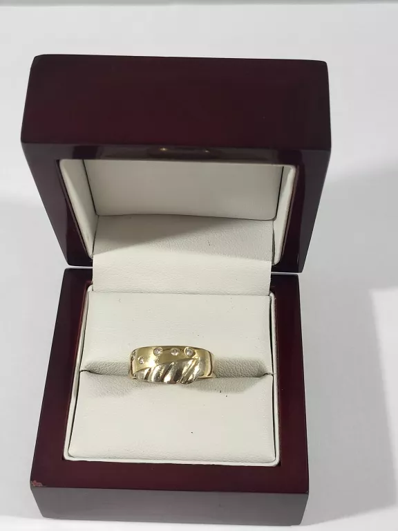 WYRÓB JUBILERSKI UŻYWANY 585 PIERSCIONEK 3,08/ROZMIAR17/