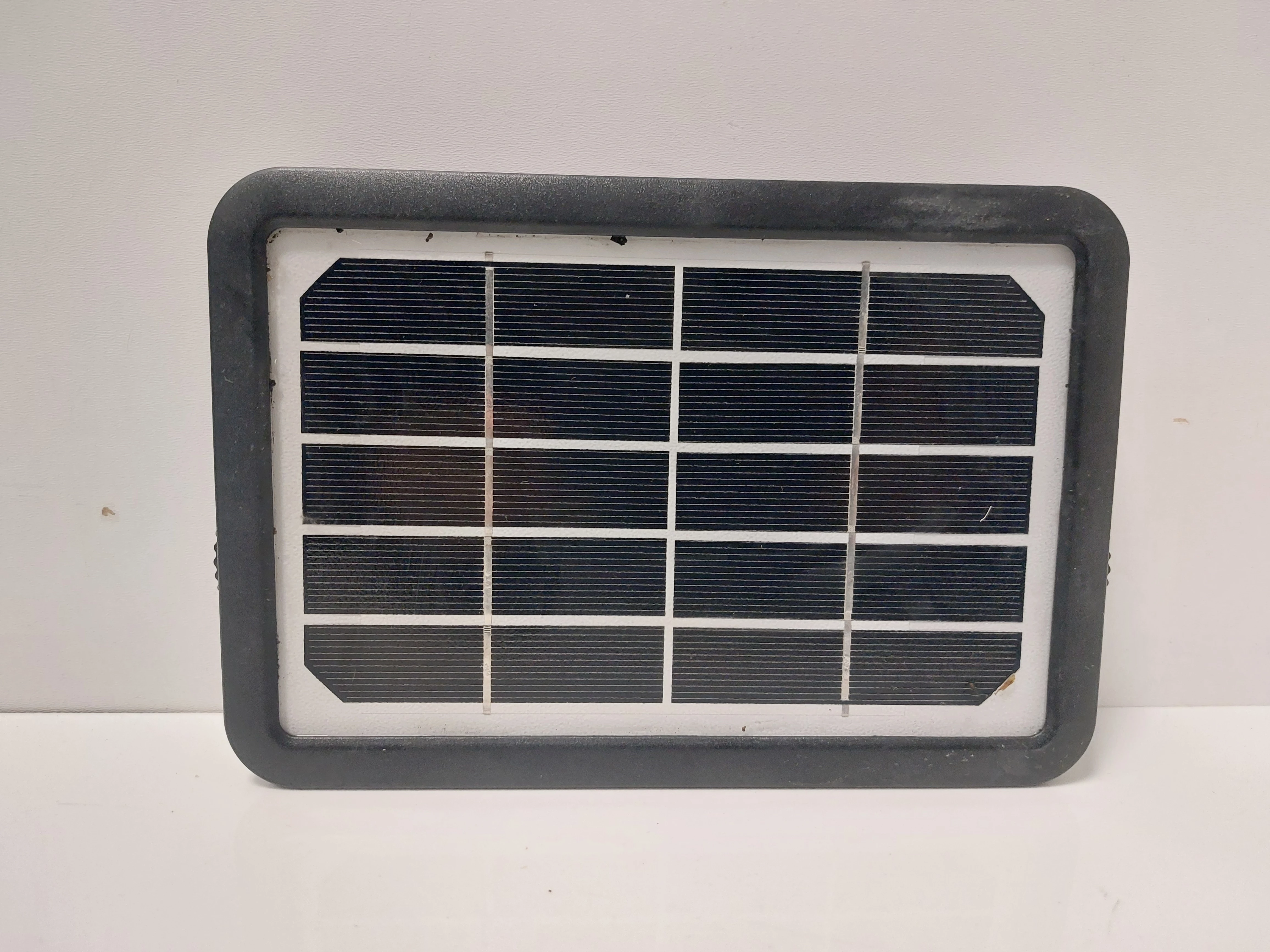 lampa-solarna-led-naswietlacz-halogen-czujnik-ruchu-5w-4000k-czarna-kobi-kurniki-6-krakow