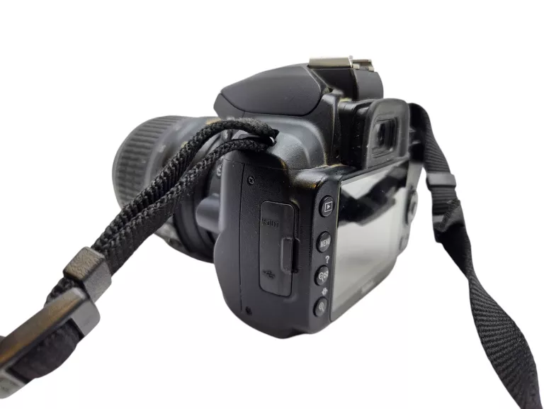 aparat-nikon-d3000-ladowarka-torba-model-d3000