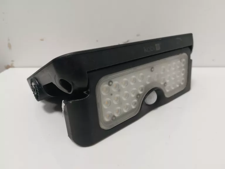 lampa-solarna-led-naswietlacz-halogen-czujnik-ruchu-5w-4000k-czarna-kobi-jasnosc-500