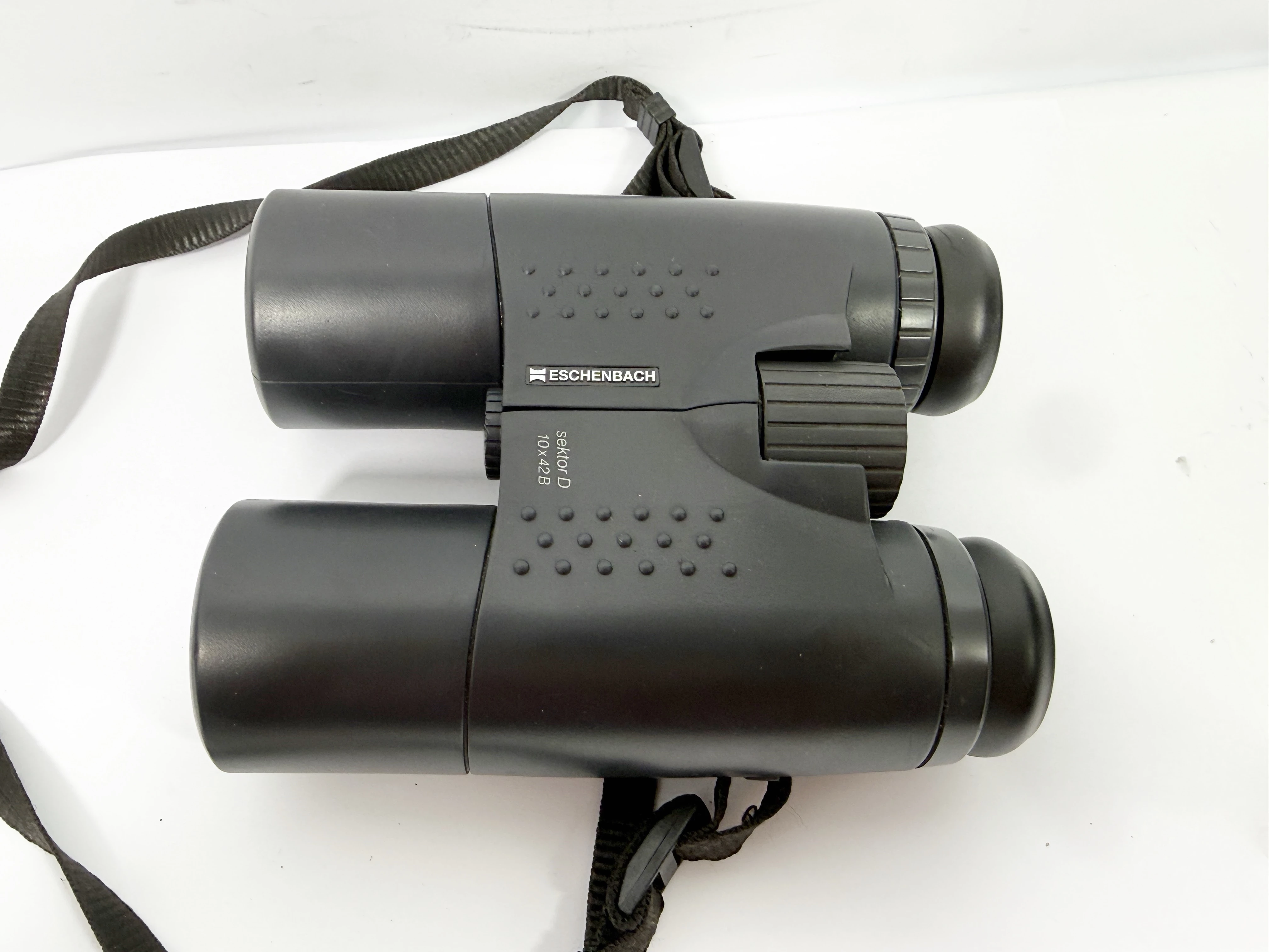 lornetka-eschenbach-sektor-d-compact-10x42-b-okazja-product-id-0c254937-66b3-47bc-aee2-e8a7b893a1b6