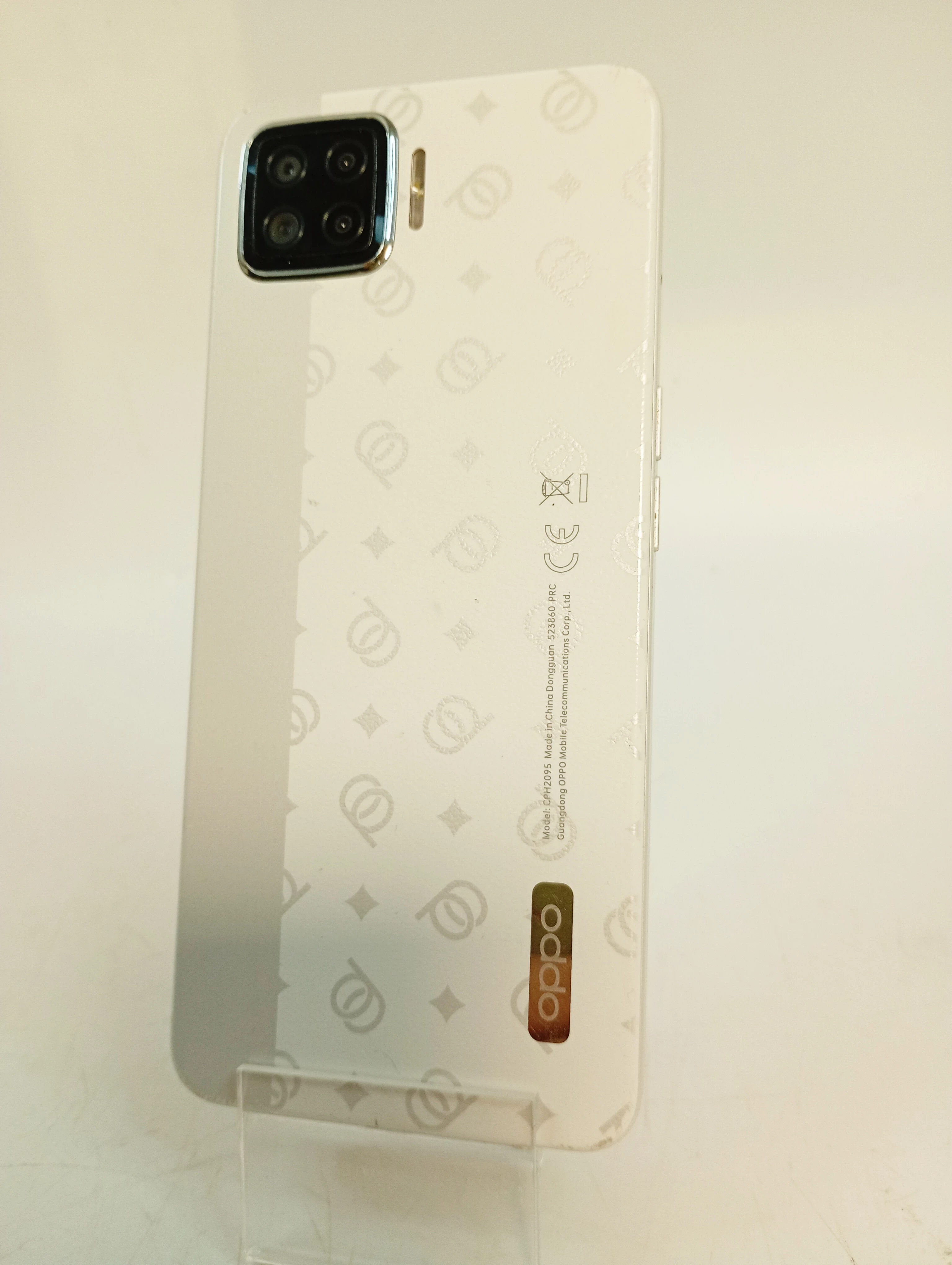 smartfon-oppo-a73-4-gb-128-gb-4g-lte-bialy-stan-11323-2