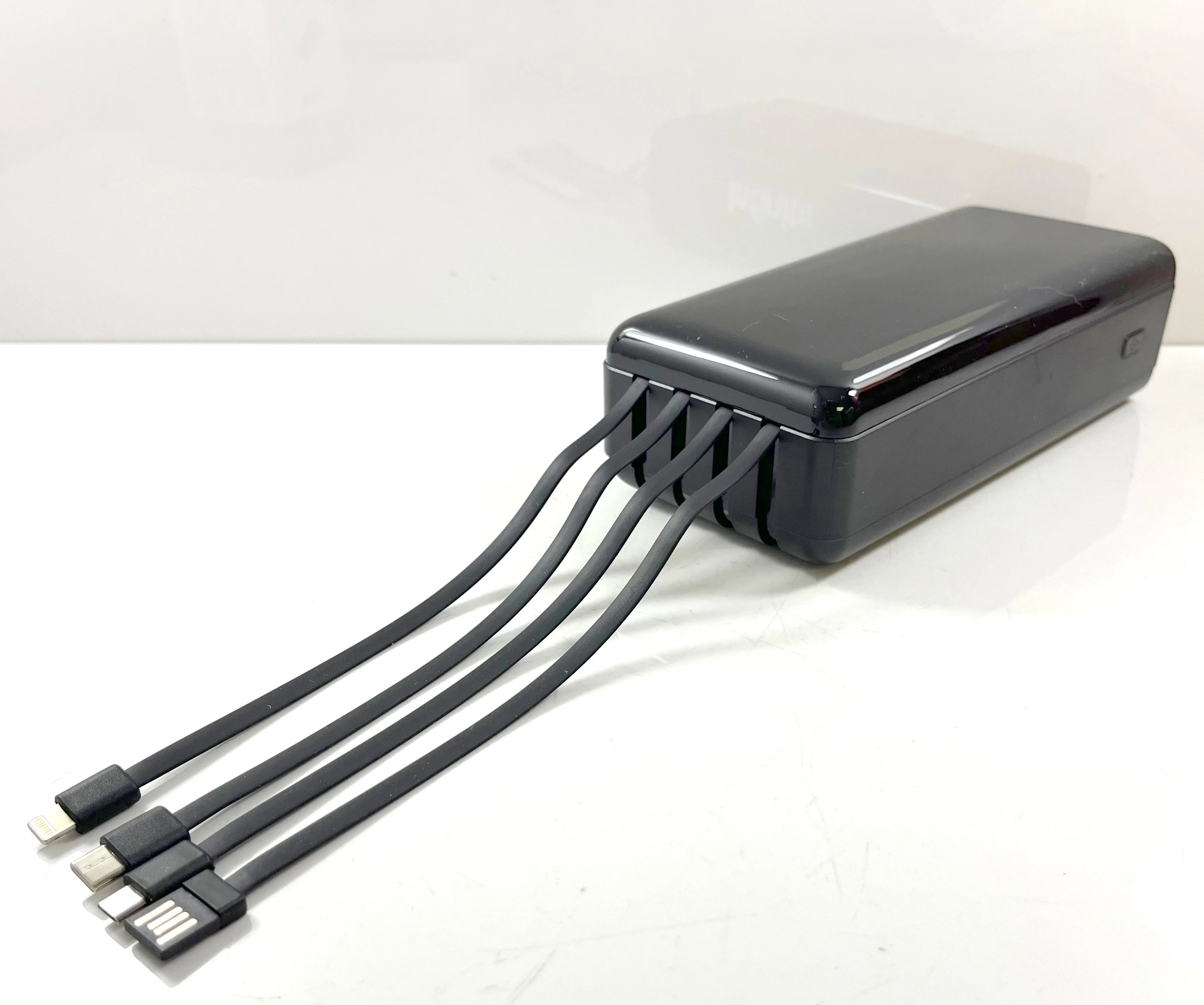 powerbank-infinitii-50000-mah-wbudowane-kable-pojemnosc-akumulatora-50000