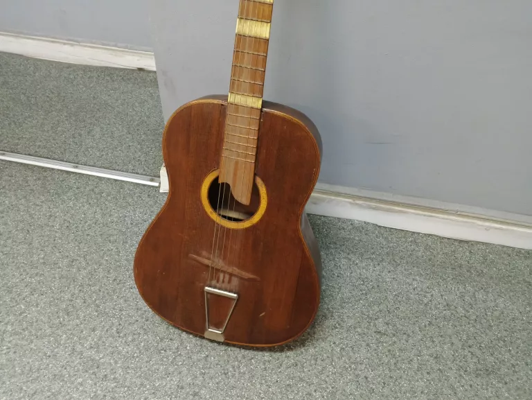 GITARA KLASYCZNA STARA DO RENOWACJI