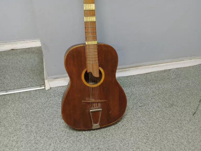 GITARA KLASYCZNA STARA DO RENOWACJI