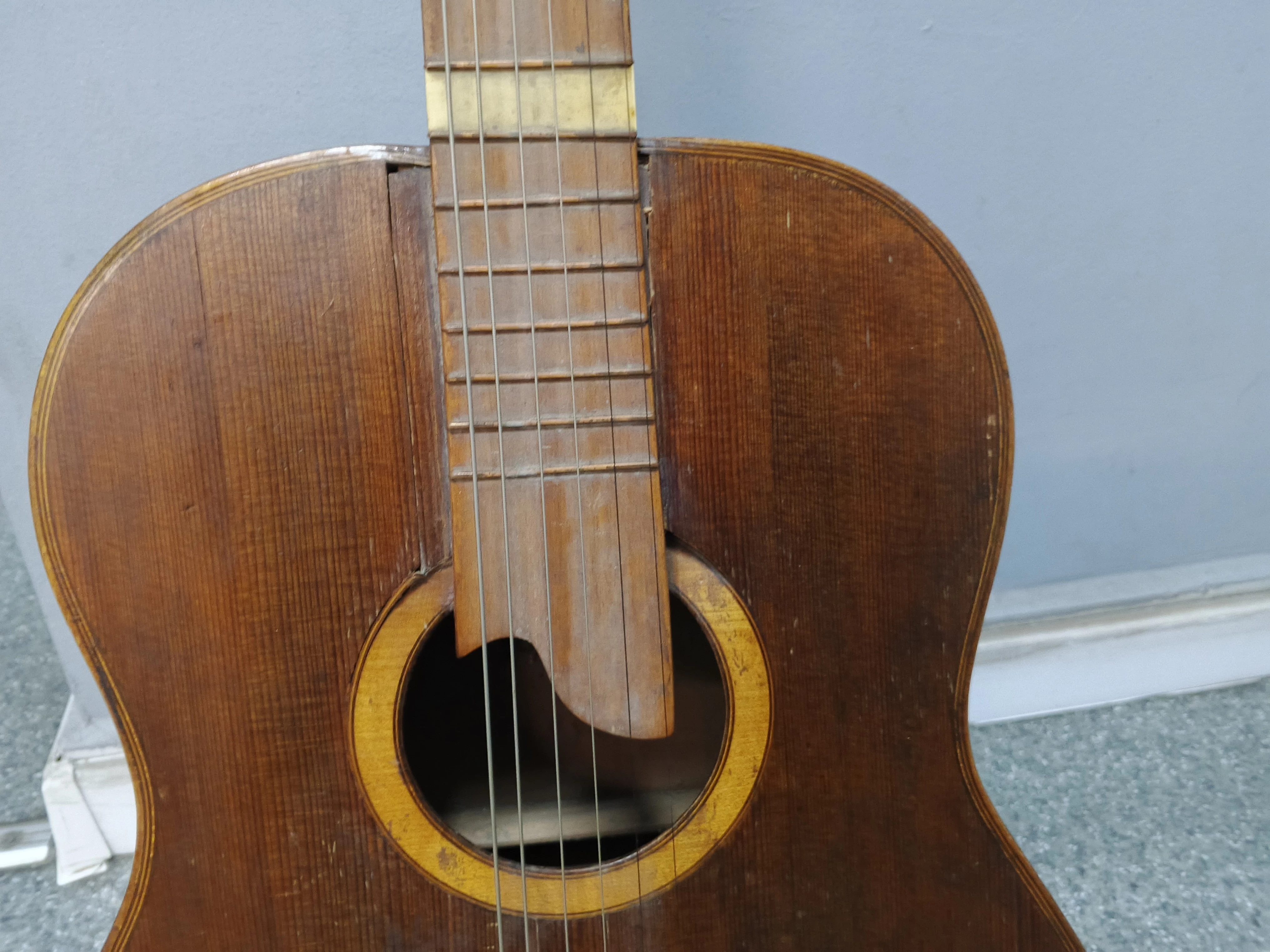 gitara-klasyczna-stara-do-renowacji-waga-produktu-z-opakowaniem-jednostkowym-6000