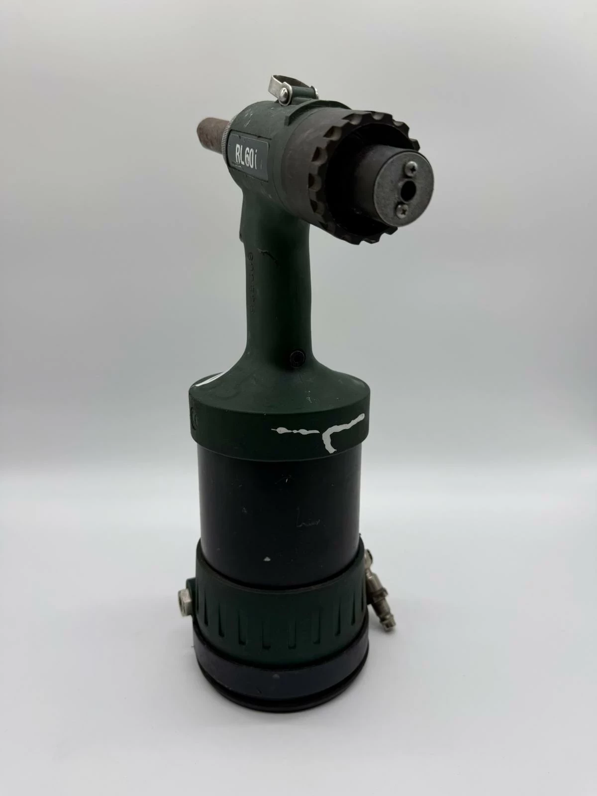 pneumatyczno-hydrauliczna-nitownica-rivetec-rl-60i-ean-gtin-4016111583895