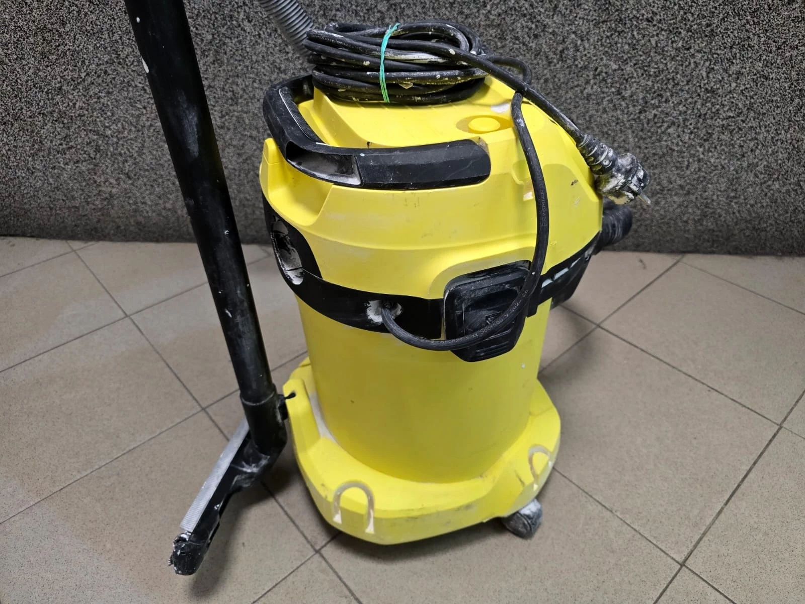 odkurzacz-przemyslowy-karcher-wd-3-p-v-17420-1000-w-maksymalna-moc-100000