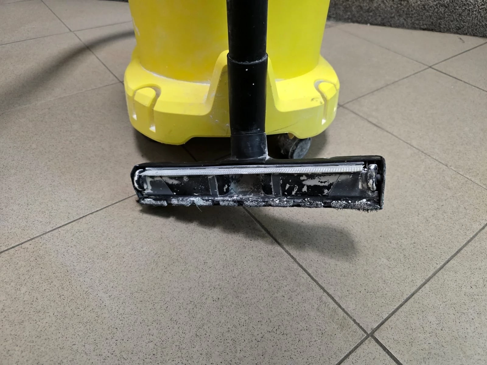 odkurzacz-przemyslowy-karcher-wd-3-p-v-17420-1000-w-seria-wd-3-p-v-17420