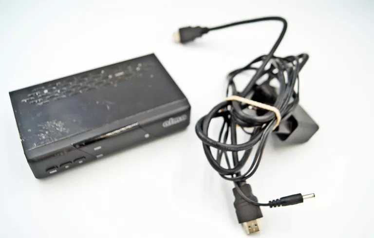 DEKODER ALMA 2820 DVB-T2 + PILOT + OKABLOWANIE