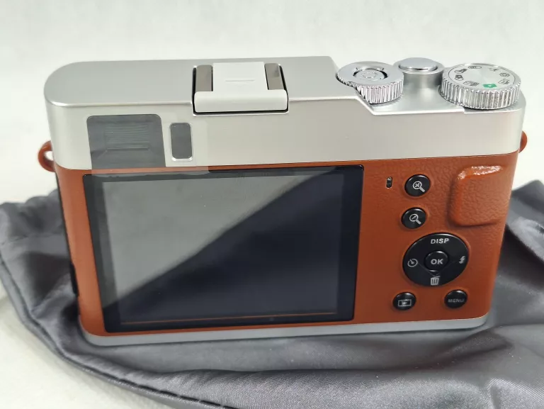 APARAT CYFROWY 4K, 48 MP, AUTOFOKUS, 2 BATERIE