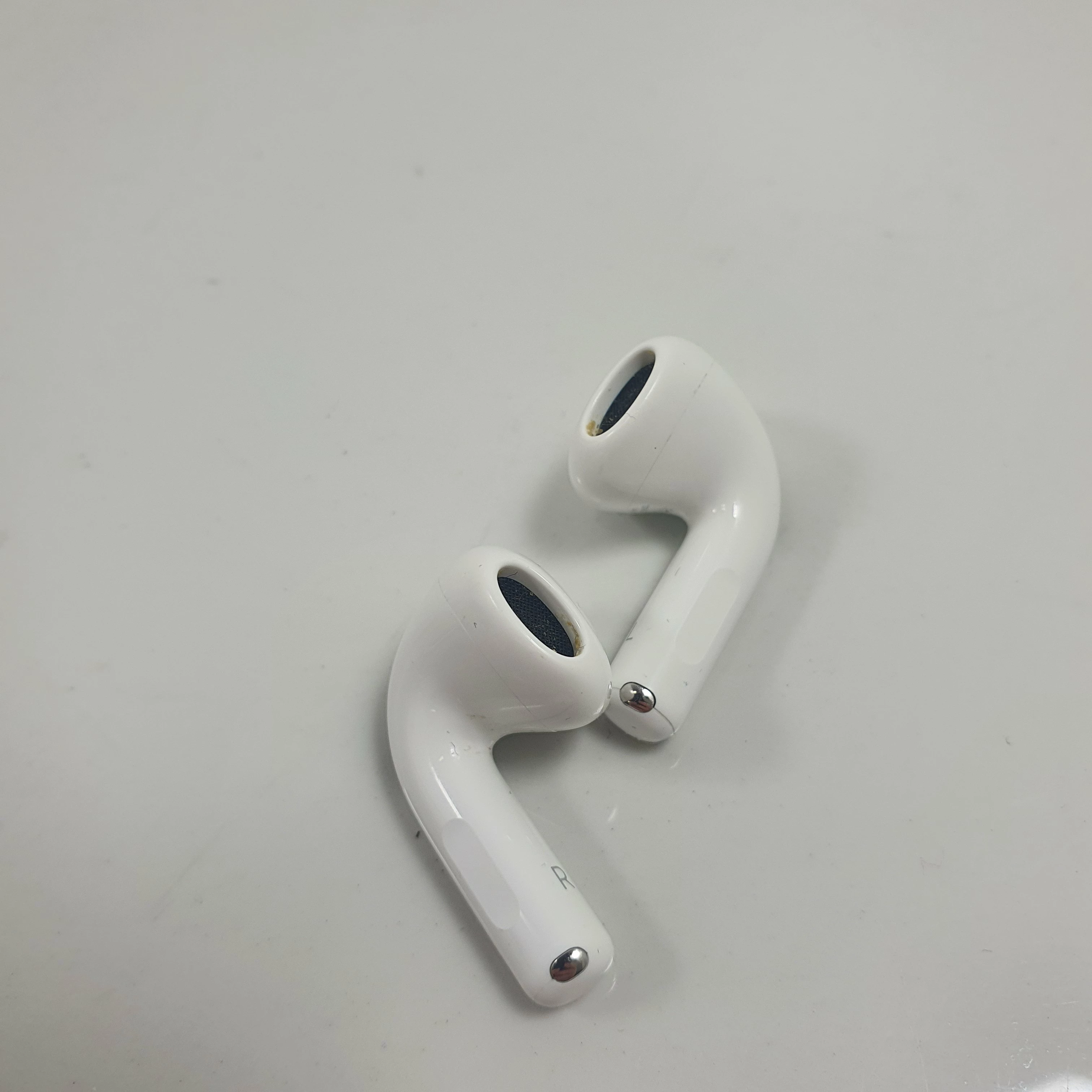 sluchawki-apple-air-pods-4-generacji-kolor-dominujacy-129357-2