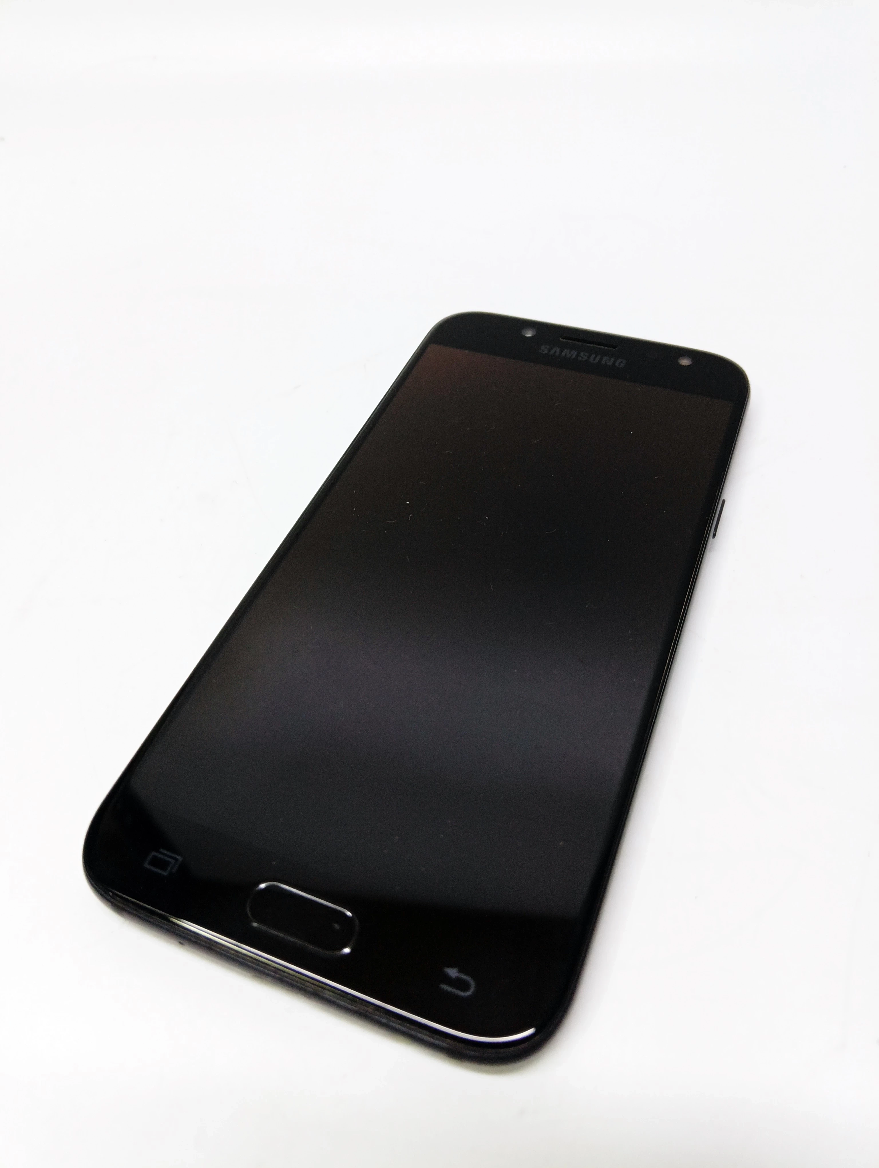 telefon-samsung-galaxy-j5-stan-11323-2