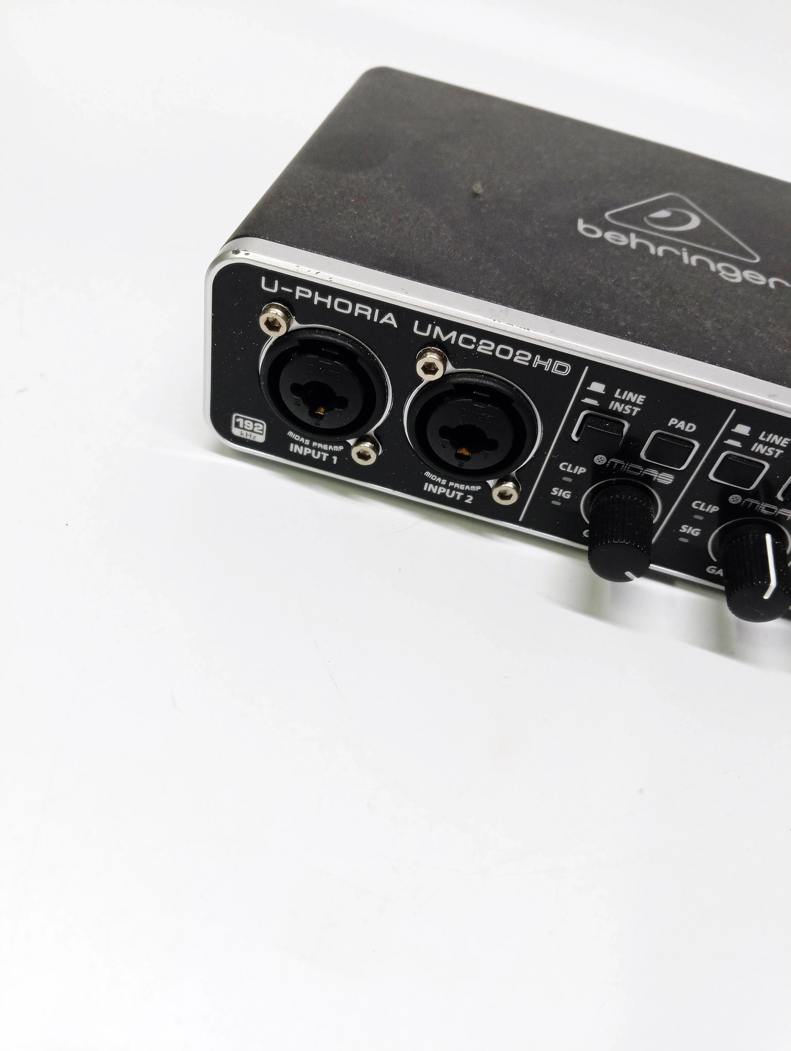 interfejs-audio-behringer-u-phoria-umc202hd-stan-11323-2