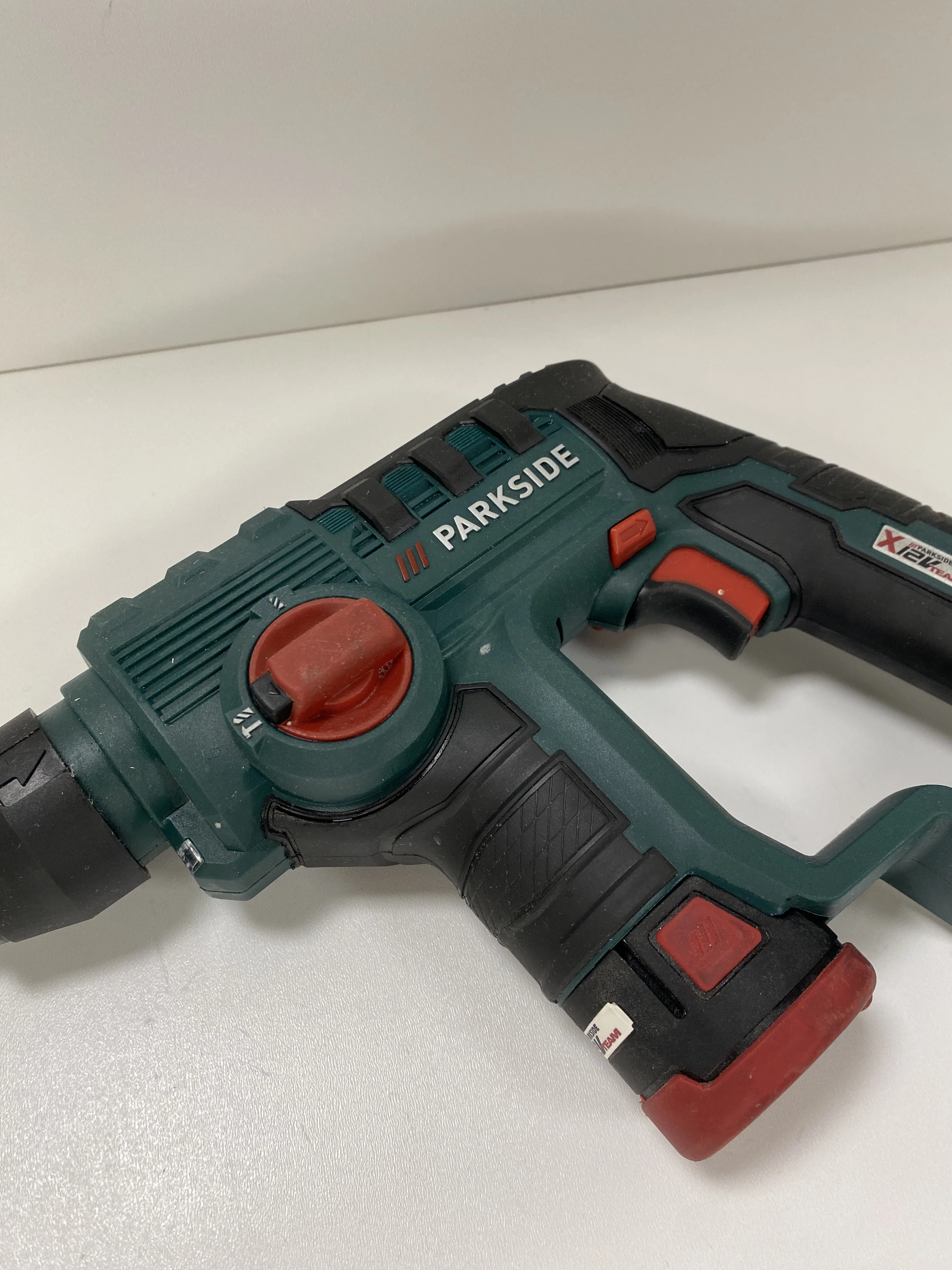 wiertarka-parkside-pbha-12-a1-zestaw-waga-wiertarki-115