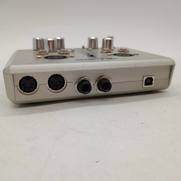 alesis-io2-express-interfejs-audio-usb-stan-11323-2
