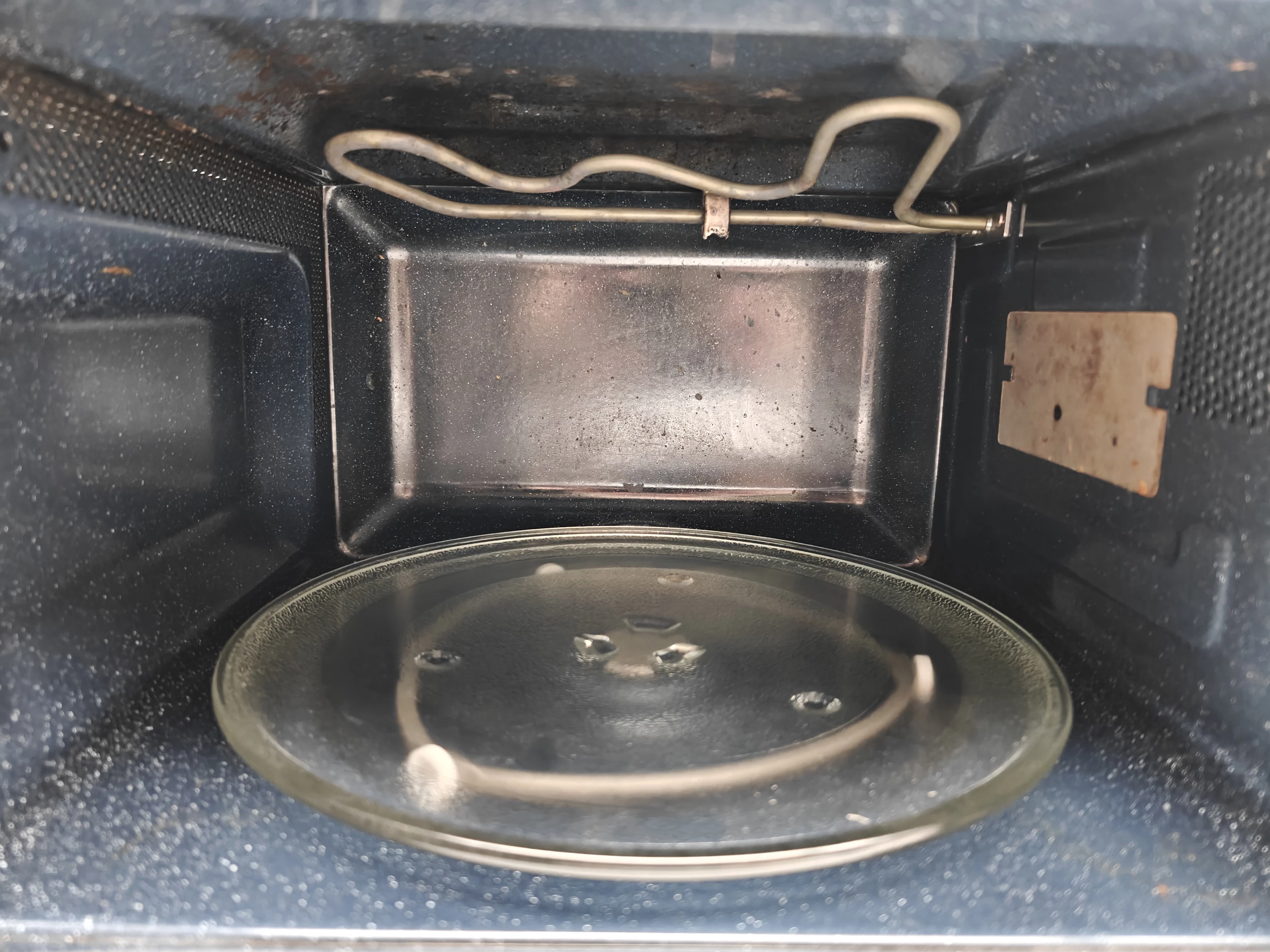 kuchenka-mikrofalowa-samsung-ge83x-stan-11323-2