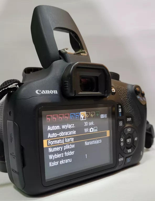 lustrzanka-canon-eos-1200d-obiektyw-18-55mm-akces-opis-przekatna-ekranu-300
