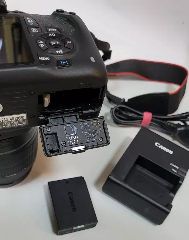 lustrzanka-canon-eos-1200d-obiektyw-18-55mm-akces-opis-kod-producenta-9127b023aa