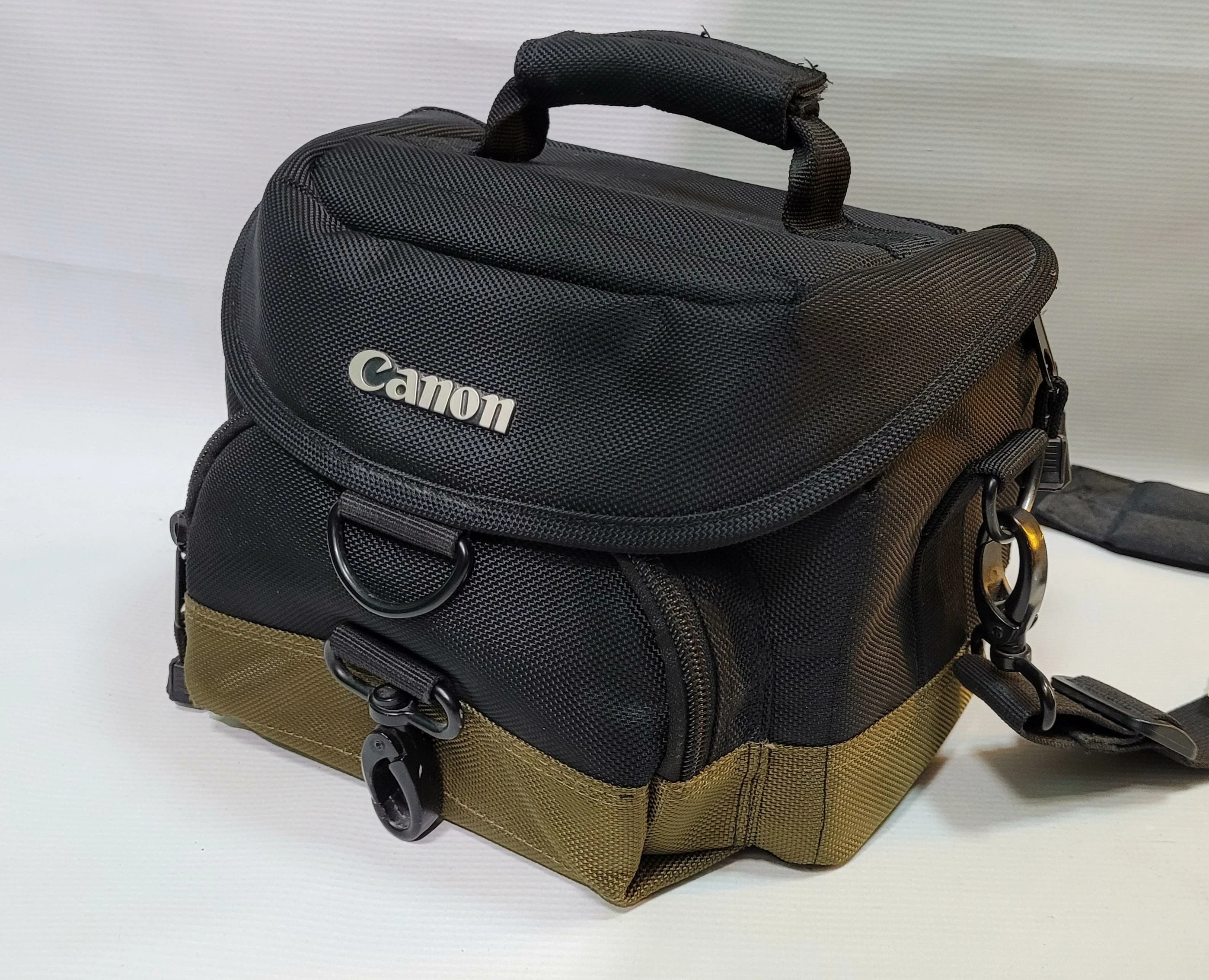 lustrzanka-canon-eos-1200d-obiektyw-18-55mm-akces-opis-ean-gtin-4549292002164