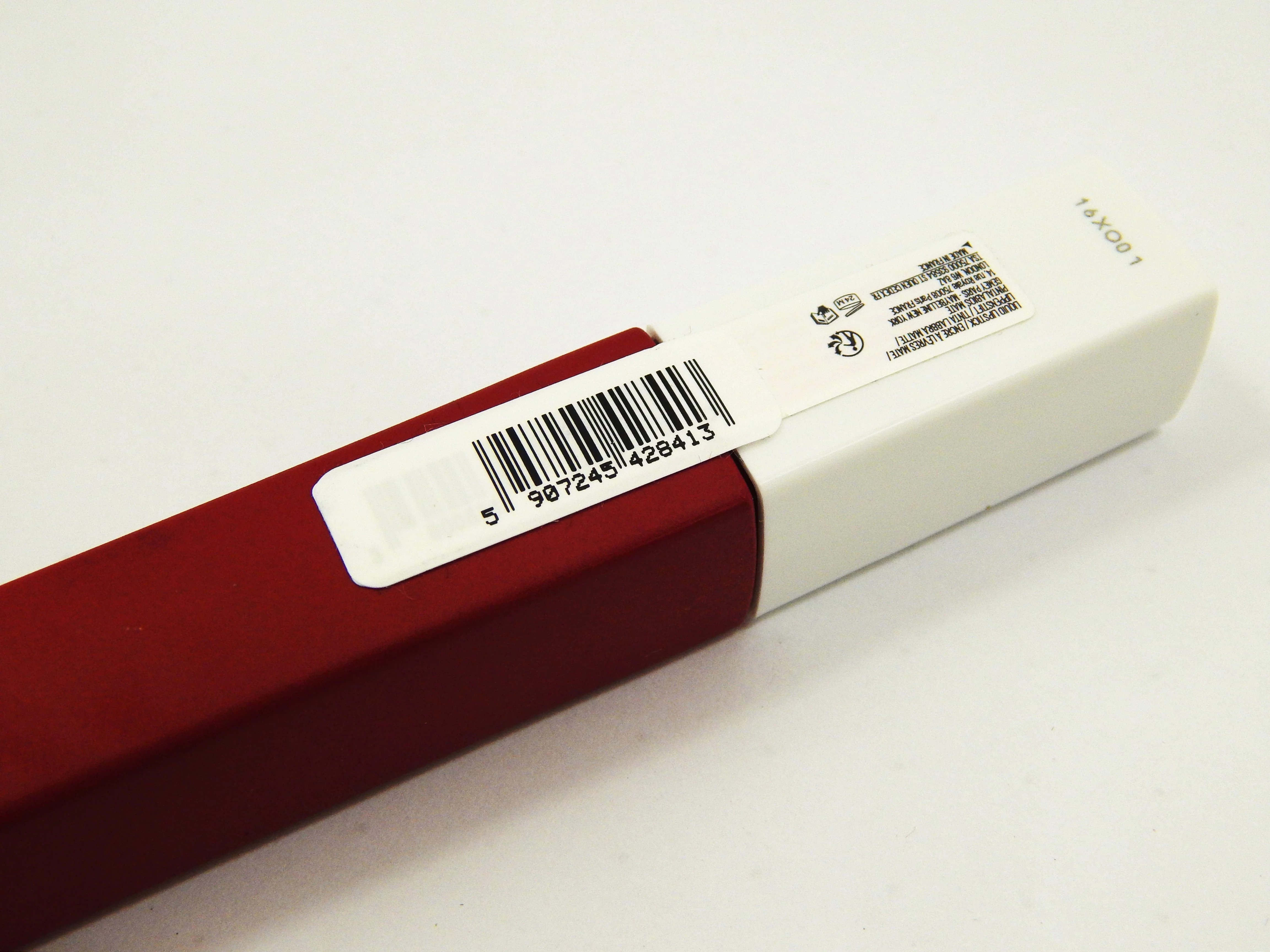 maybelline-pomadka-do-ust-super-stay-matte-ink-matowa-w-plynie-20-pioneer-stan-11323-1