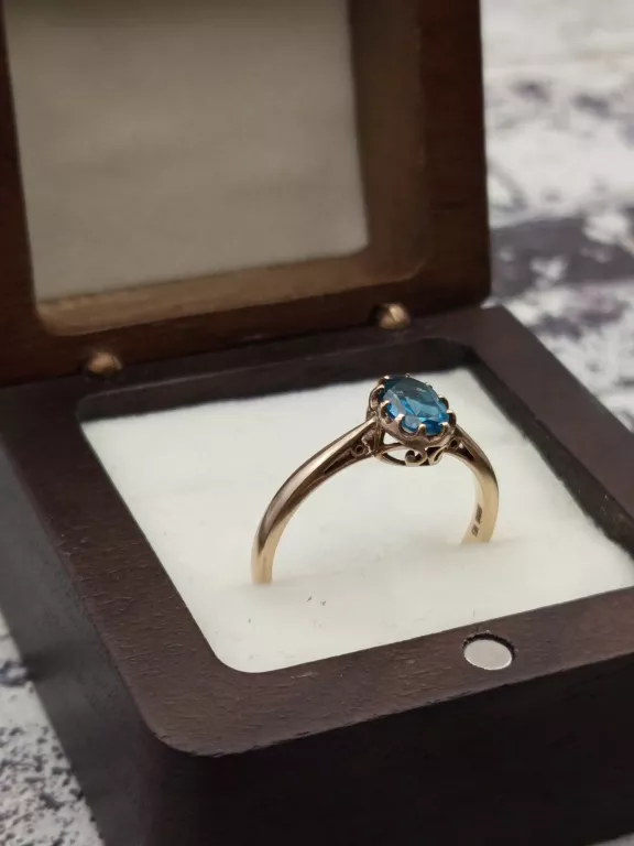 wyrob-jubilerski-uzywany-zloty-pierscionek-z-topazem-london-blue-material-15835-2