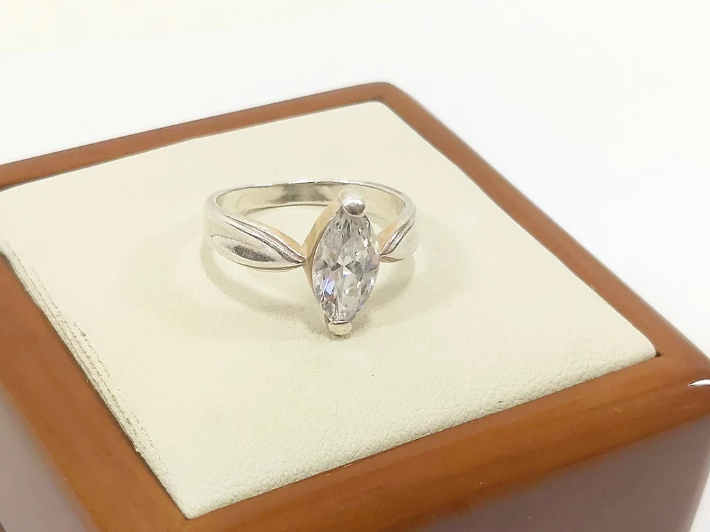 srebrny-pierscionek-proby-925-rozmiar-13-stan-11323-253806