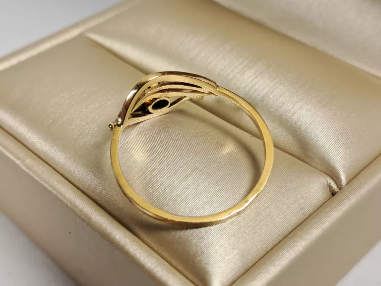 drobny-zloty-pierscionek-z-niebieskim-kamieniem-585-151g-r17-stan-11323-2