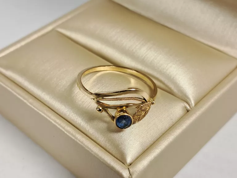 drobny-zloty-pierscionek-z-niebieskim-kamieniem-585-151g-r17-rodzaj-2205-2