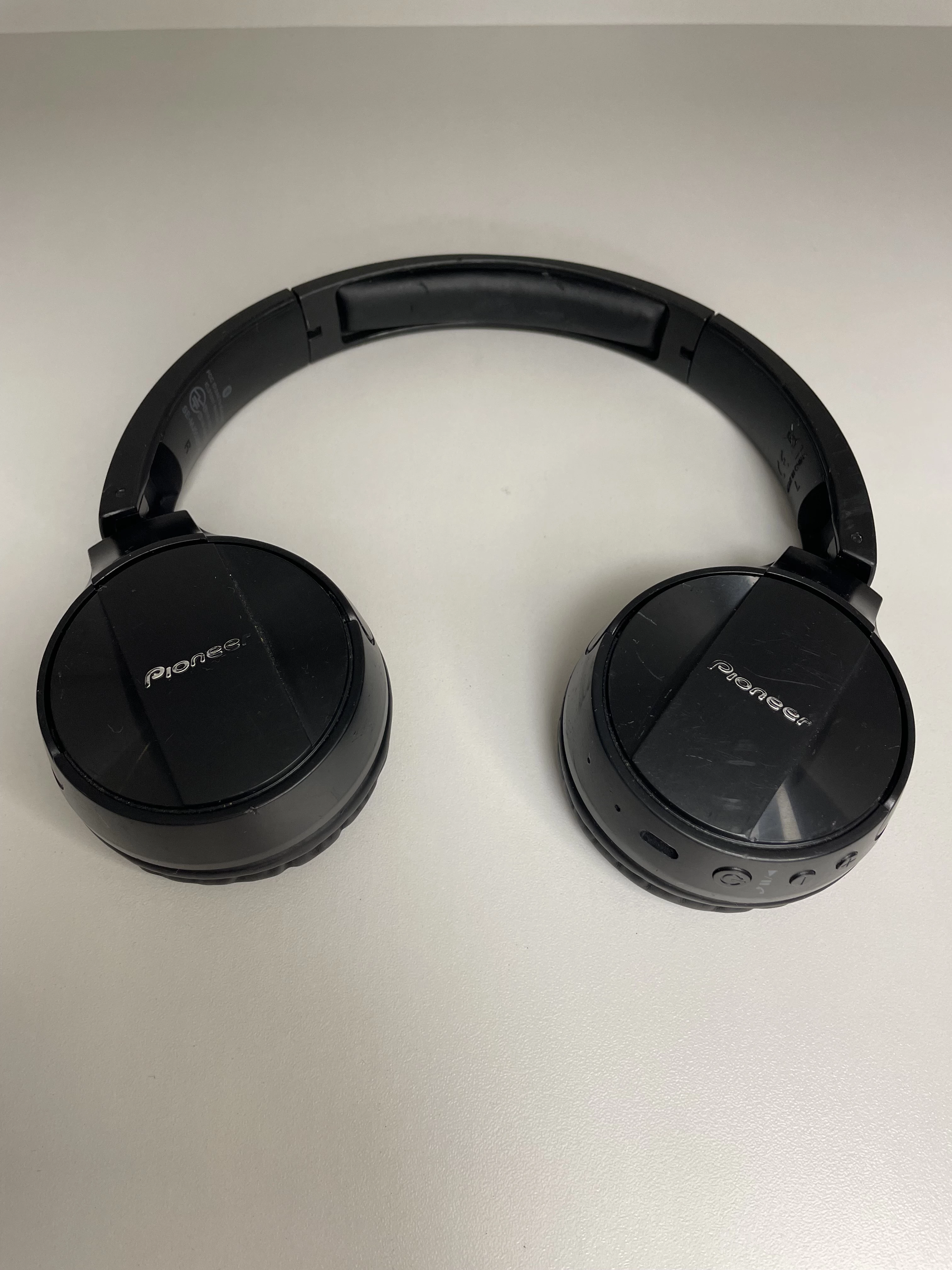 sluchawki-pioneer-se-mj553bt-k-nauszne-bezprzewodowe-stan-11323-2