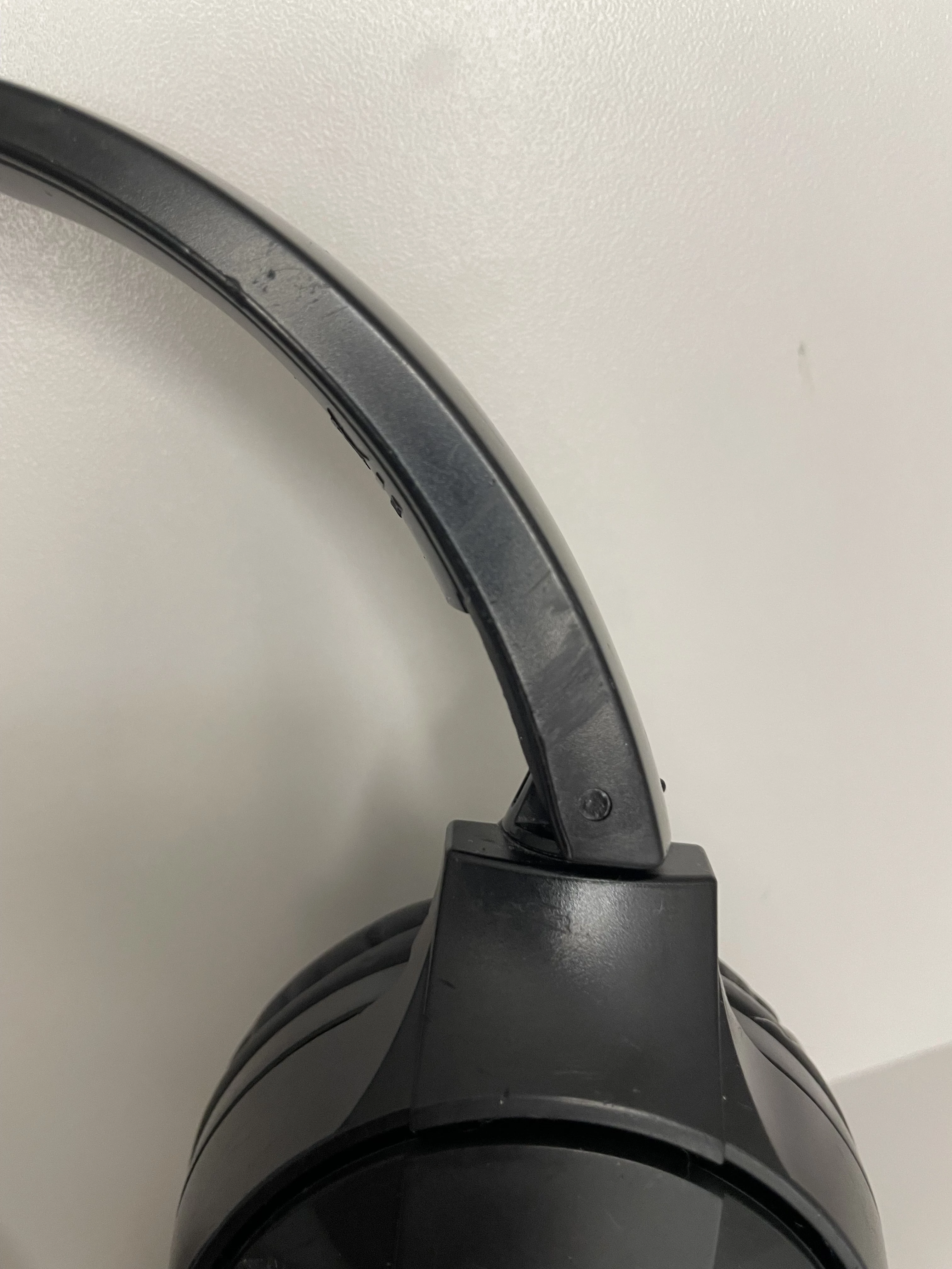 sluchawki-pioneer-se-mj553bt-k-nauszne-bezprzewodowe-model-250439-1919956