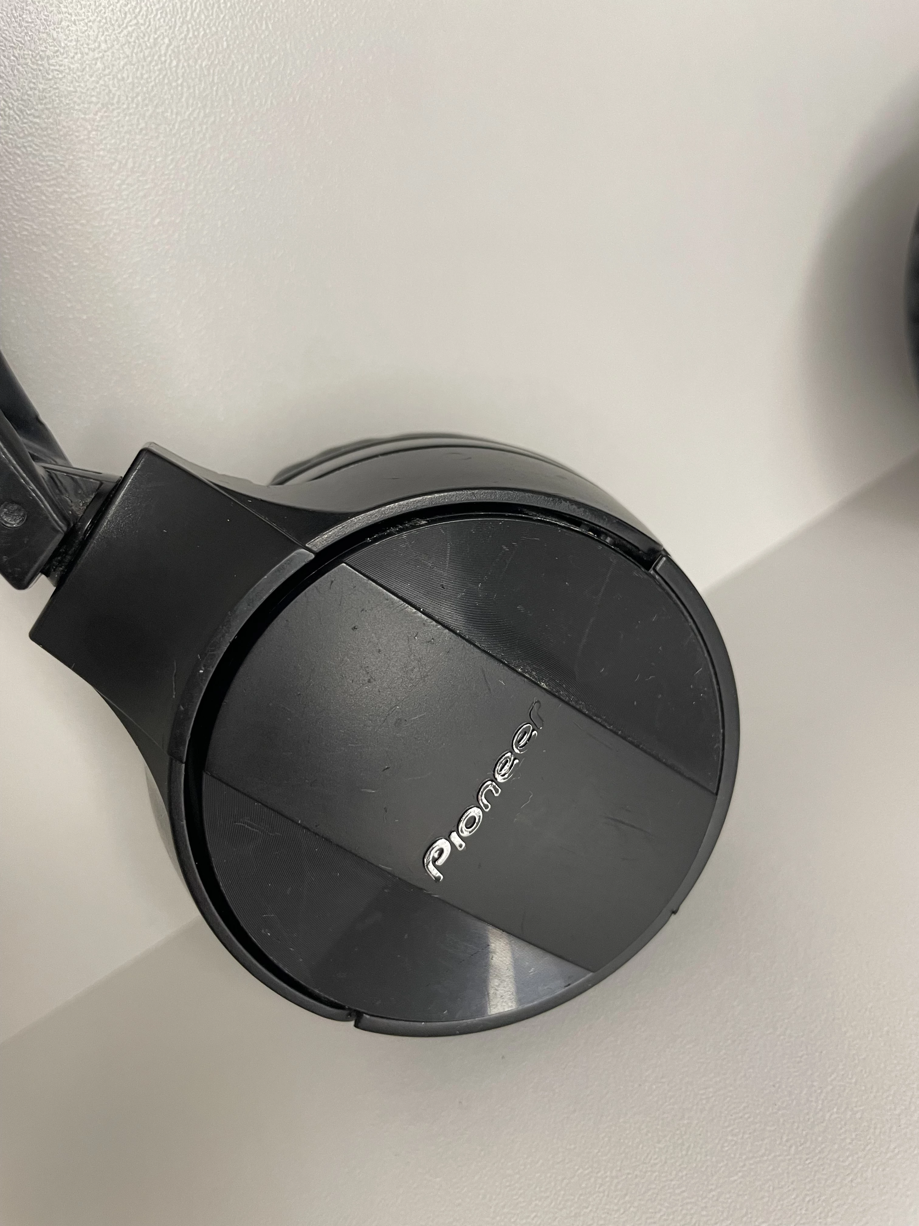 sluchawki-pioneer-se-mj553bt-k-nauszne-bezprzewodowe-transmisja-sygnalu-203713-217785