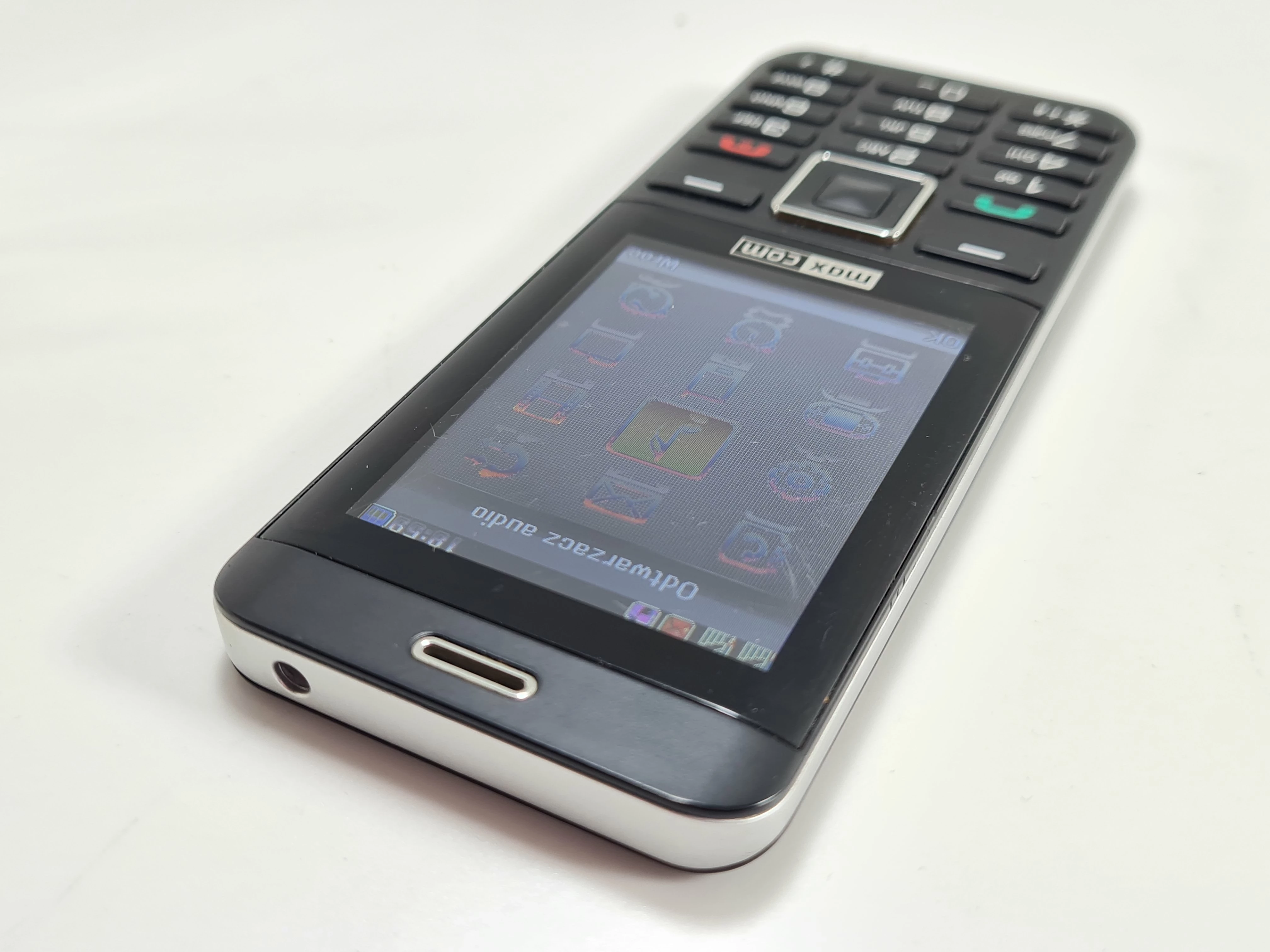 telefon-maxcom-mm236-bez-simlocka-typ-202685-212933