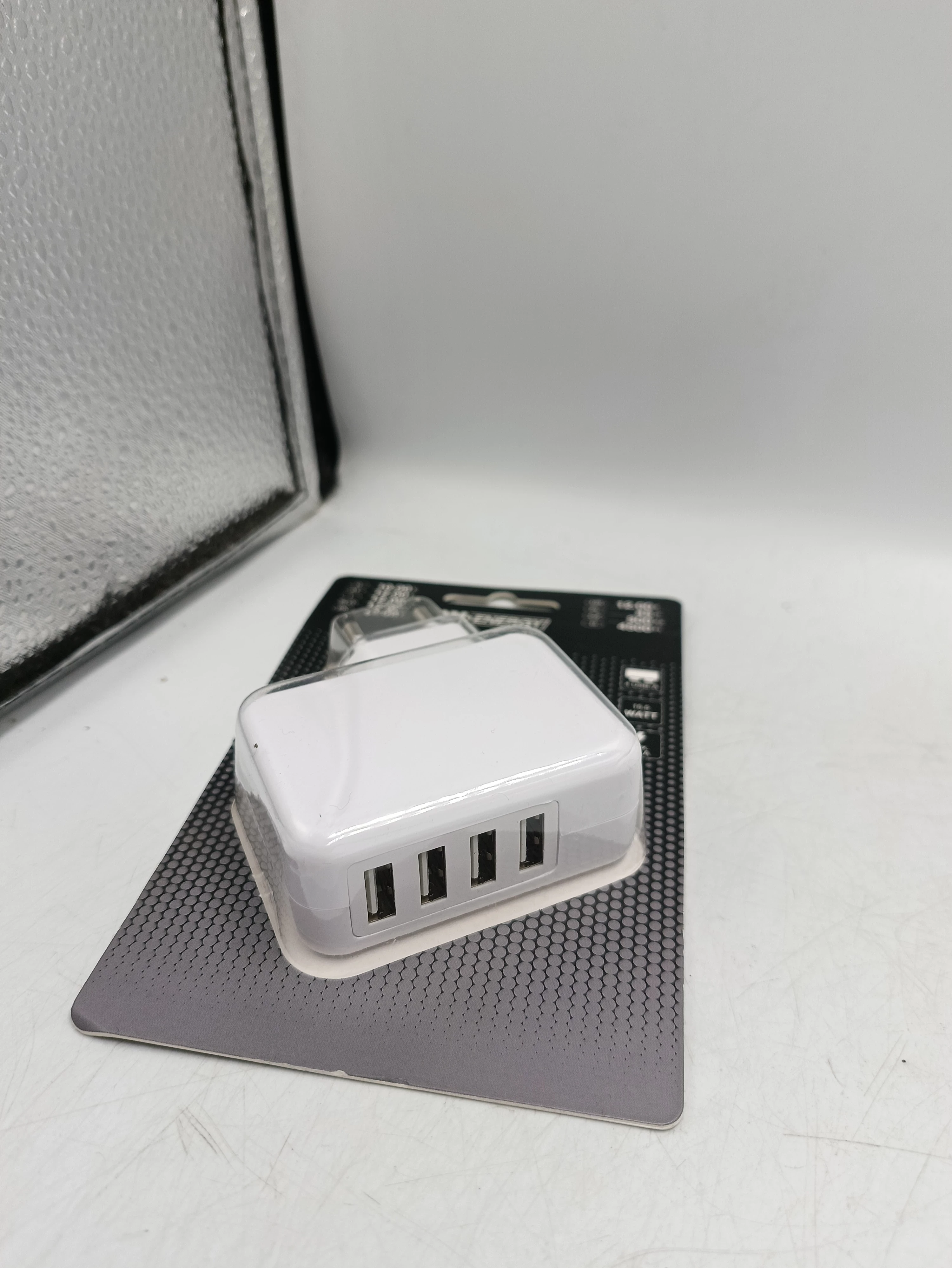 ladowarka-w-energy-4-x-usb-typ-a-ean-gtin-771448610549