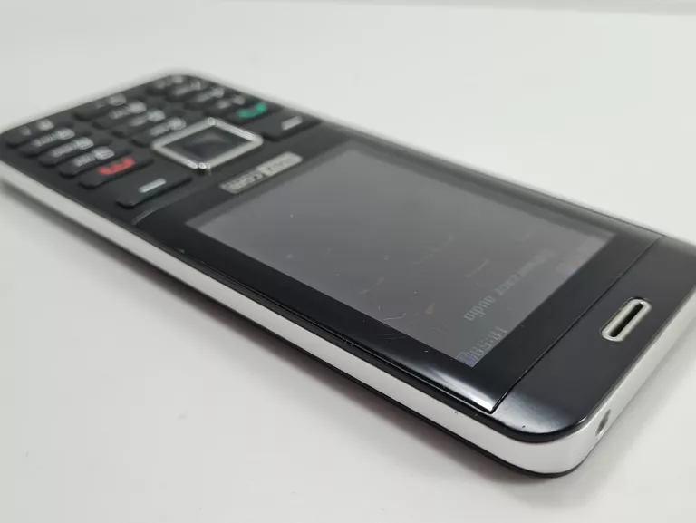 telefon-maxcom-mm236-bez-simlocka-przekatna-ekranu-280