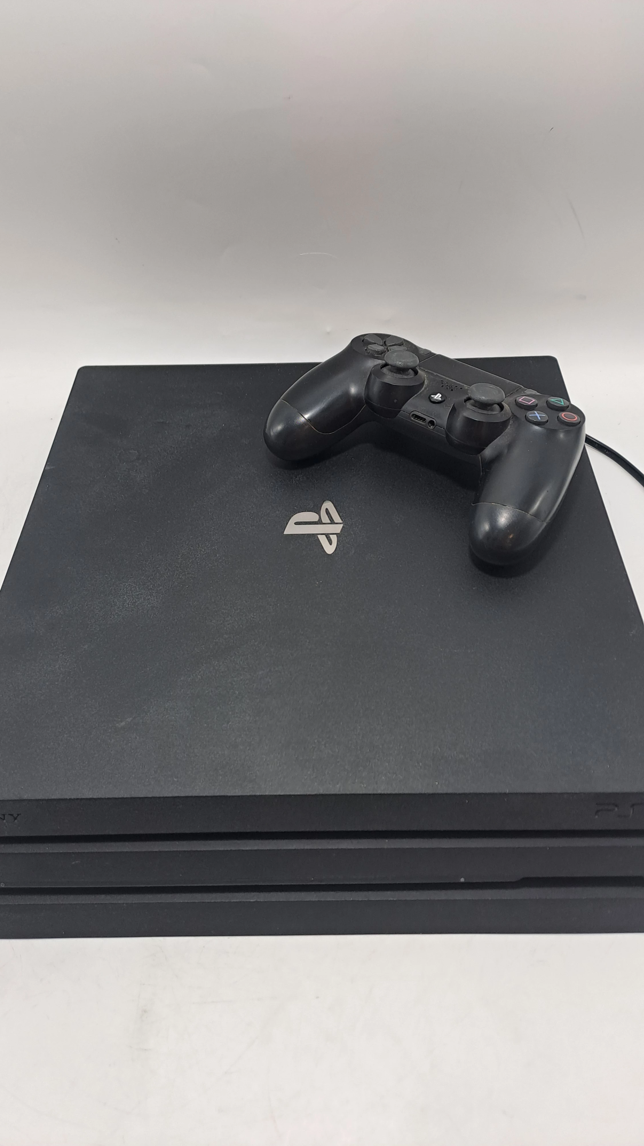 konsola-playstation-ps4-pro-1tb-ean-gtin-711719887256