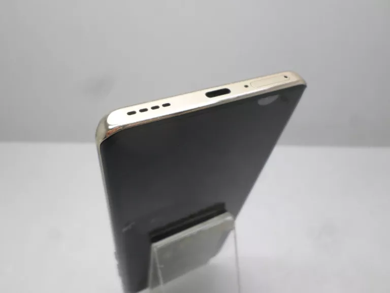 telefon-realme-12-pro-przekatna-ekranu-670