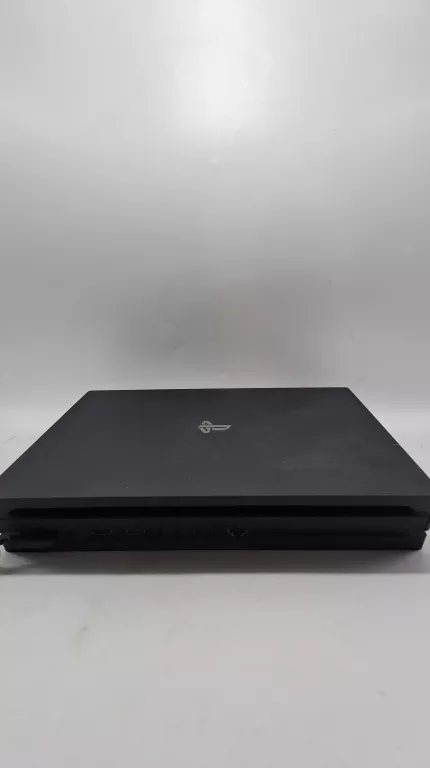 konsola-playstation-ps4-pro-1tb-liczba-kontrolerow-w-zestawie-205994-225550