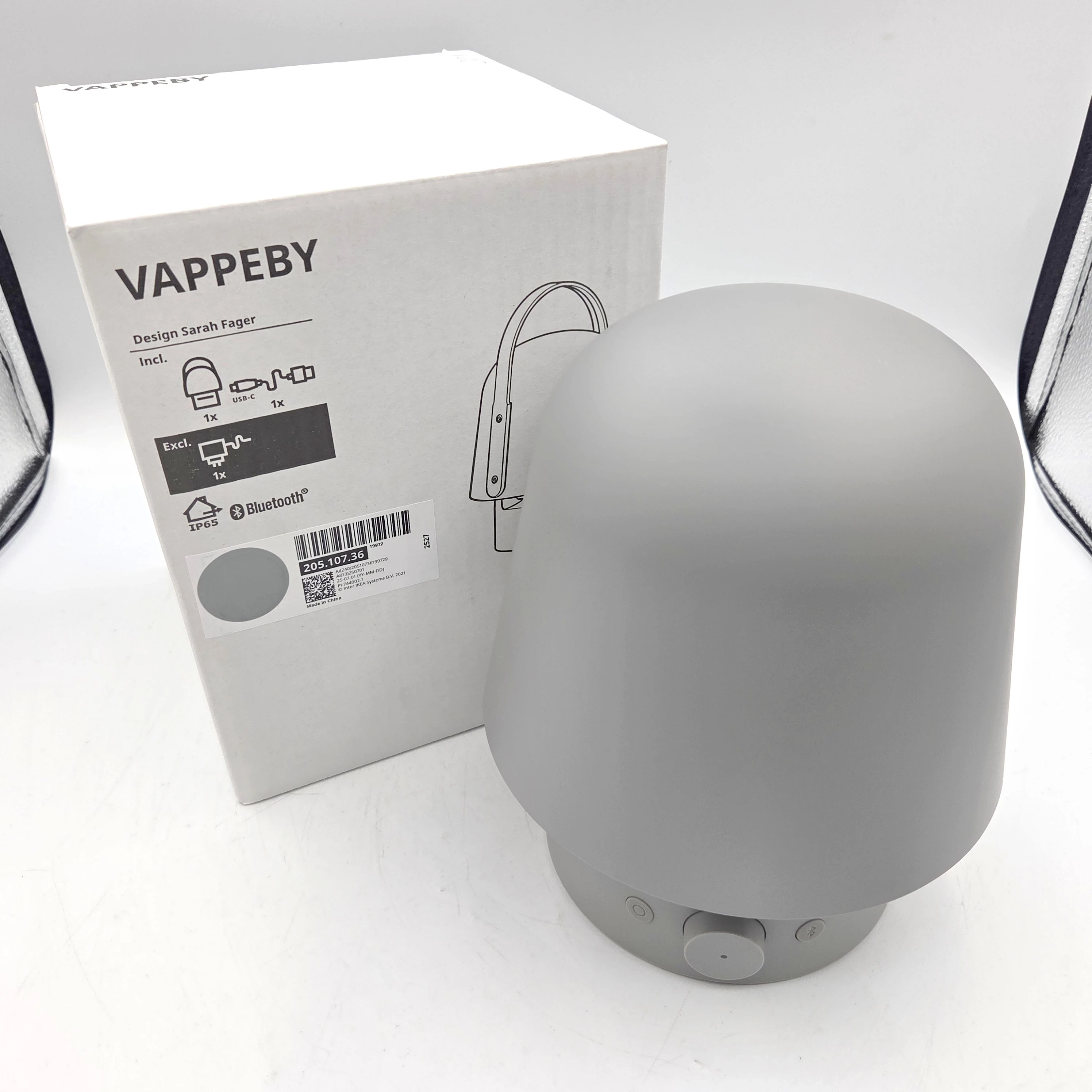 ikea-vappeby-lampa-z-glosnikiem-bluetooth-na-zewnatrz-szary-20510736-3-maja-48-poznan-ska-x