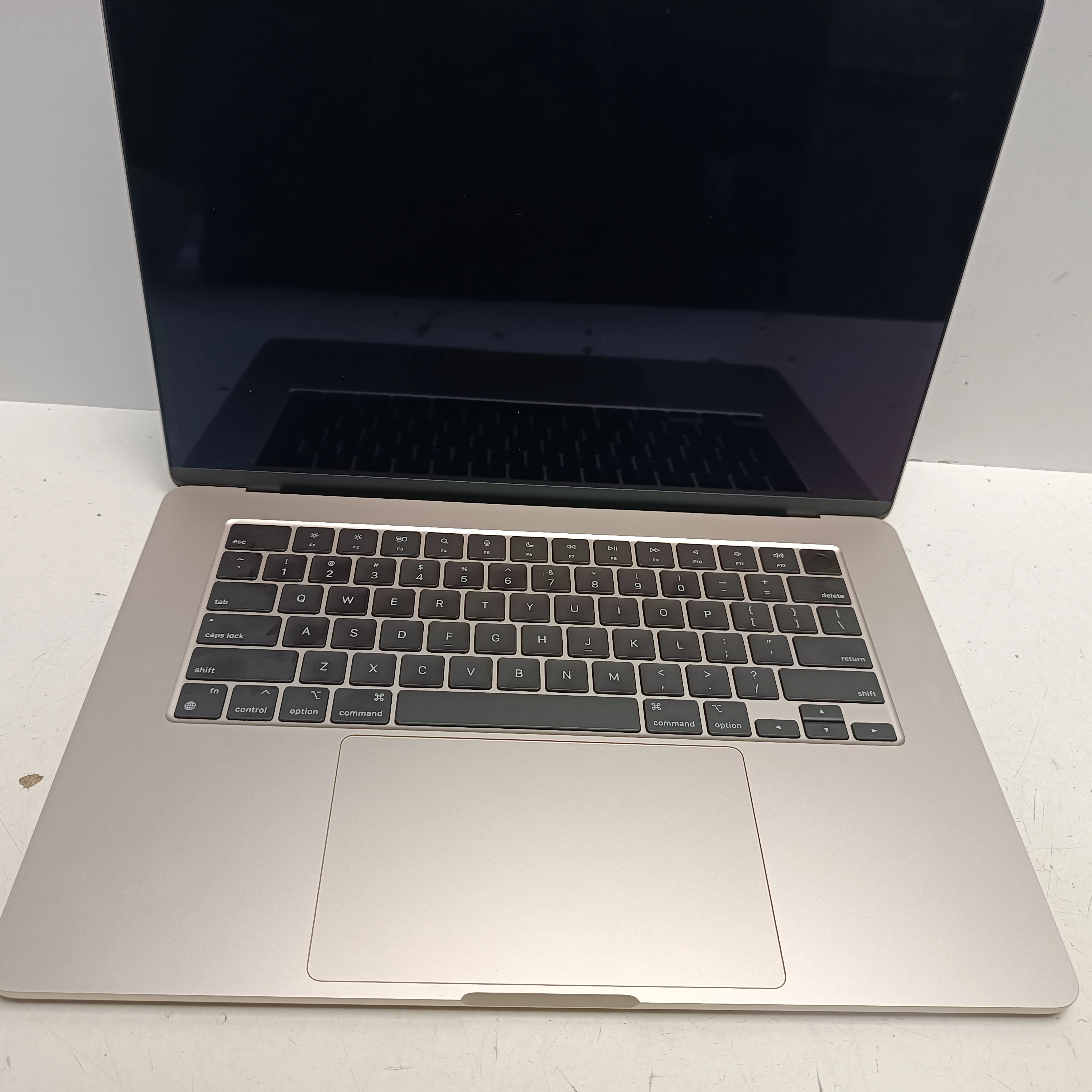 laptop-apple-macbook-air-15-m2-8512gb-model-macbook-air-m2