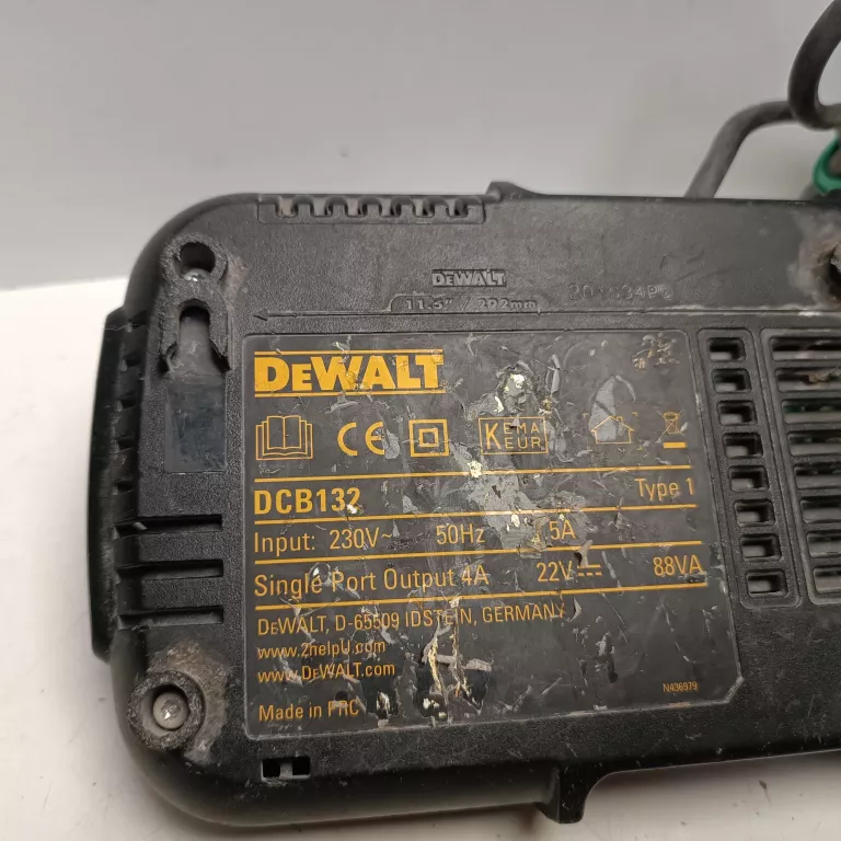 ladowarka-dwuportowa-dewalt-dcb132-waga-produktu-z-opakowaniem-jednostkowym-0500