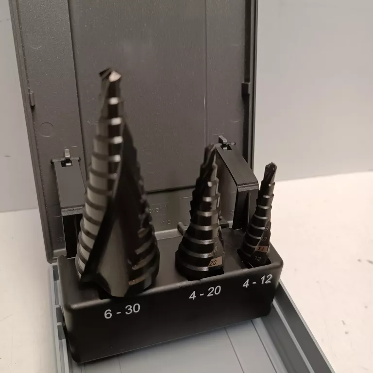 zestaw-wiertel-wielostopniowych-spiralnych-hss-m2-stan-11323-2