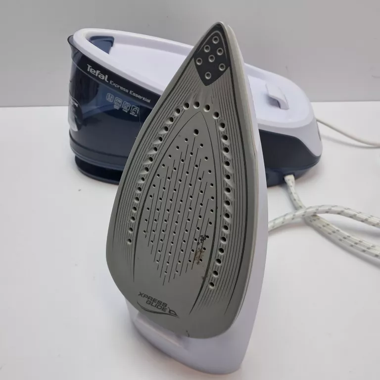 zelazko-tefal-express-essential-stan-11323-2