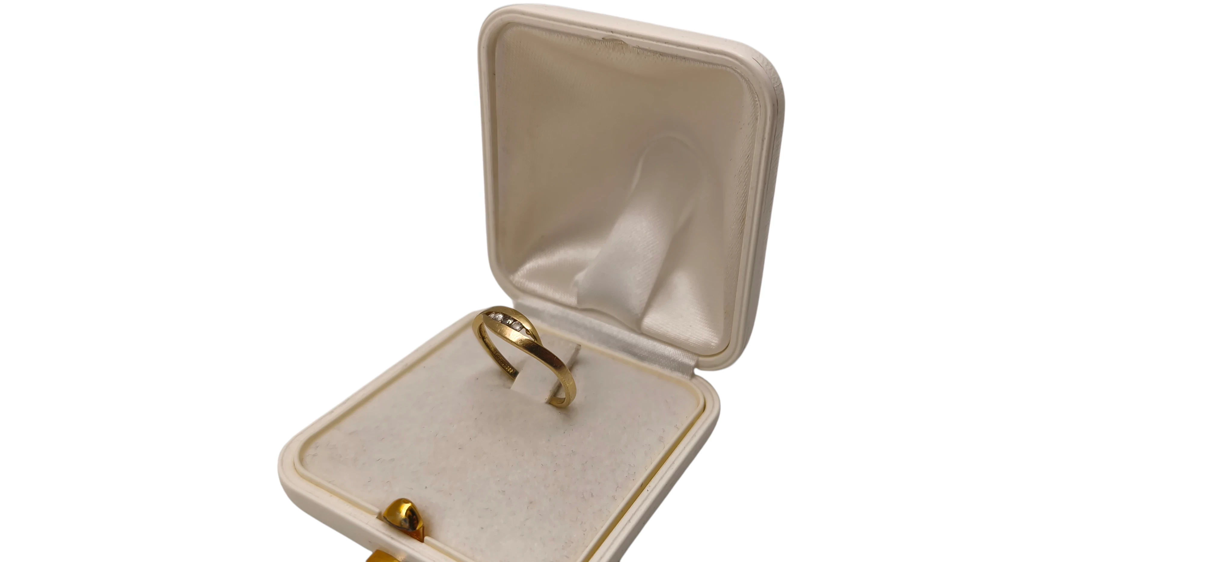 delikatny-zloty-pierscionek-z-cyrkoniami-rodzaj-2205-2