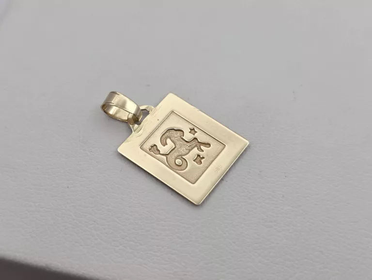 zlota-zawieszka-ze-znakiem-zodiaku-koziorozca-585-14k-091g-motyw-129129-14